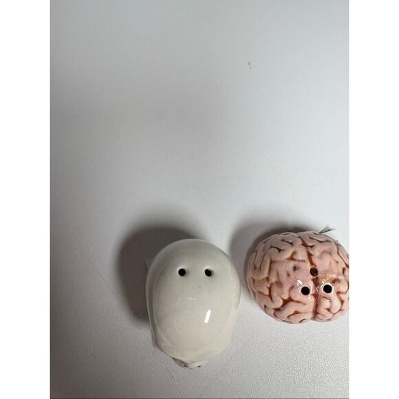 Ceramic Skull & Brain Set salt & Pepper nwt - Picture 2 of 5